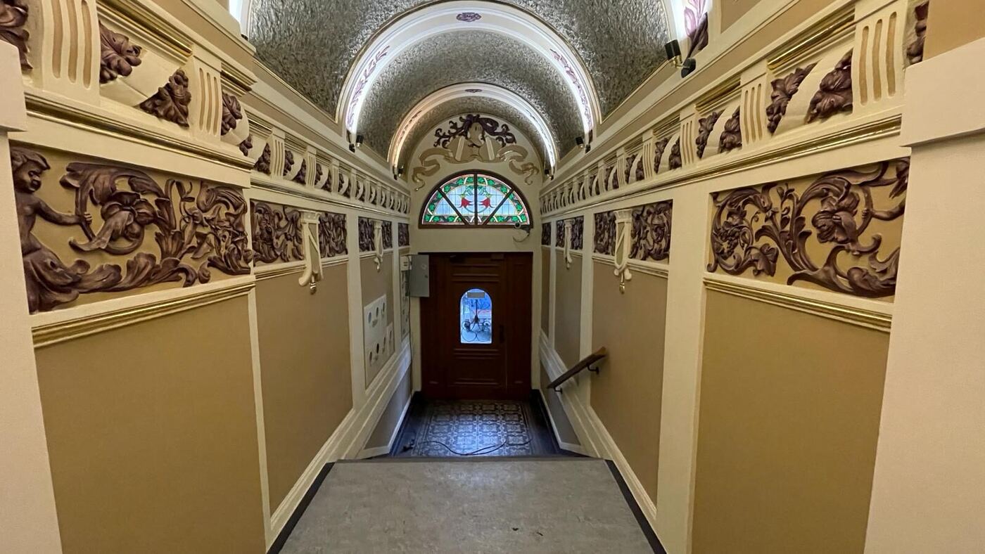 System Inside — Kirche, Tonnengewölbe